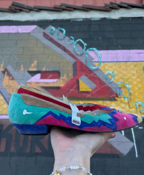 1980S COLORFUL CUT OUT ABSTRACT SUEDE POINTED FLAT SHOES