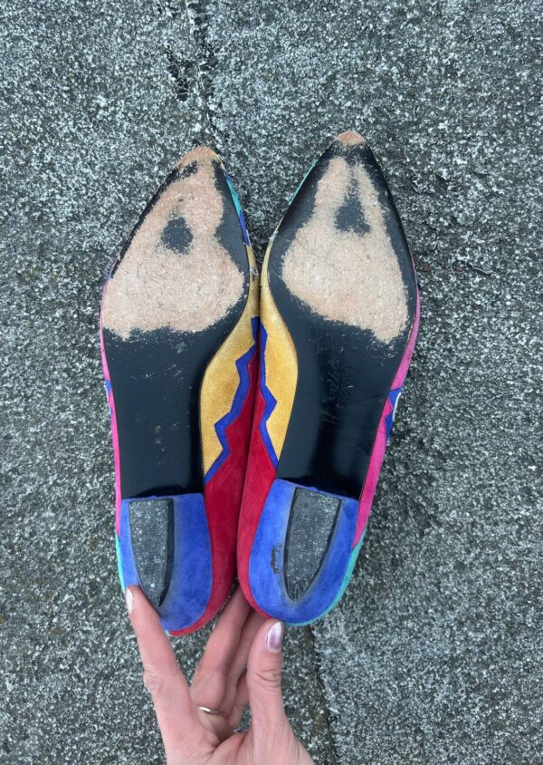 1980S COLORFUL CUT OUT ABSTRACT SUEDE POINTED FLAT SHOES