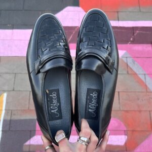 Photo detail:THICK WEAVE LEATHER BAND TOE LOAFERS