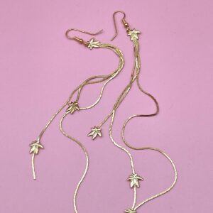 Photo detail:WEED LEAF SHOULDER DUSTER CHAIN EARRINGS- DEADSTOCK MADE IN KOREA