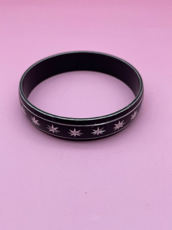 *AS-IS* 1950S BLACK STAR ENGRAVED METAL BANGLE BRACELET