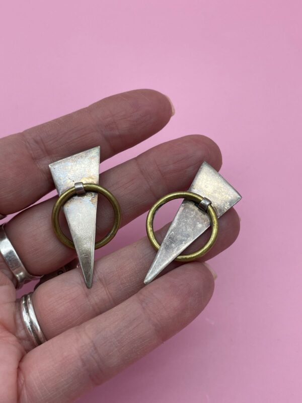 *SIGNED 1980S 925 & BRASS TRIANGLE & HOOP MODERNIST POST EARRINGS *TAXCO