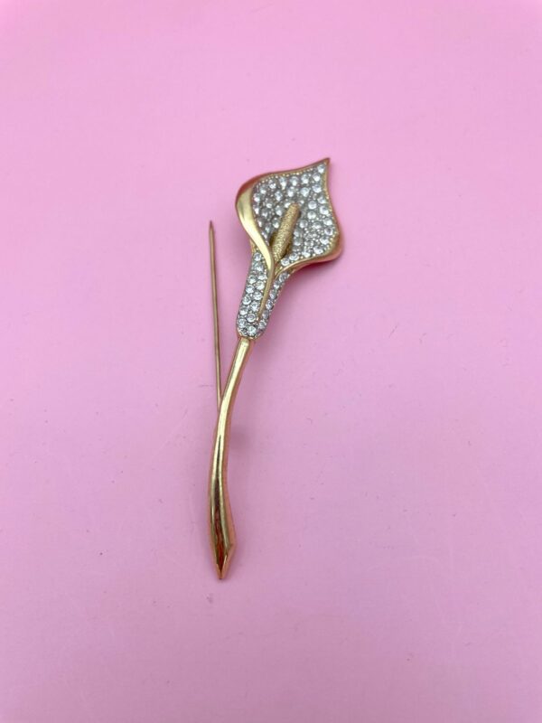 1980S OVERSIZED PAVE RHINESTONE CALLA LILY GOLD PLATED FLOWER BROOCH PIN