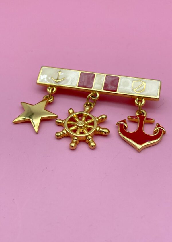 1980S ENAMELED NAUTICAL TIE BAR BROOCH PIN, HANGING CHARMS *SIGNED