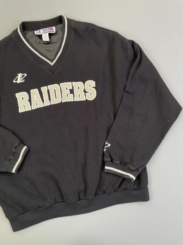 RAD! 1990S WAFFLE KNIT EMBROIDERED RAIDERS V-NECK PULLOVER THERMAL SWEATSHIRT