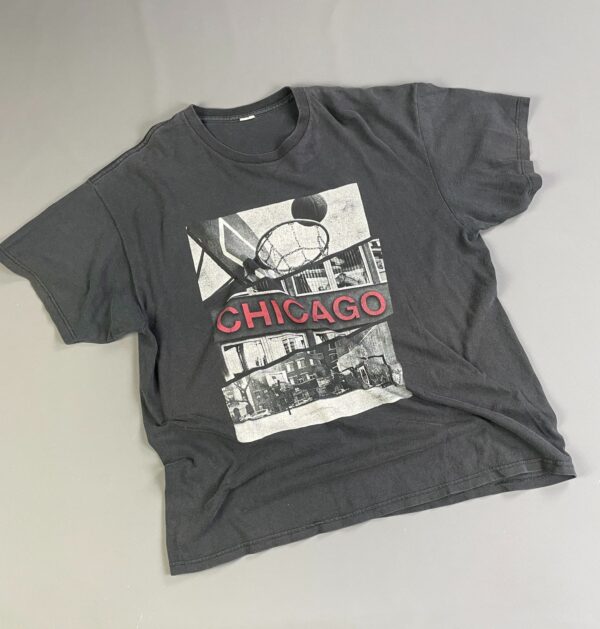 1990S FADED CHICAGO BLACK & WHITE PHOTOGRAPH GRAPHIC T SHIRT OVERSIZED BOXY FIT