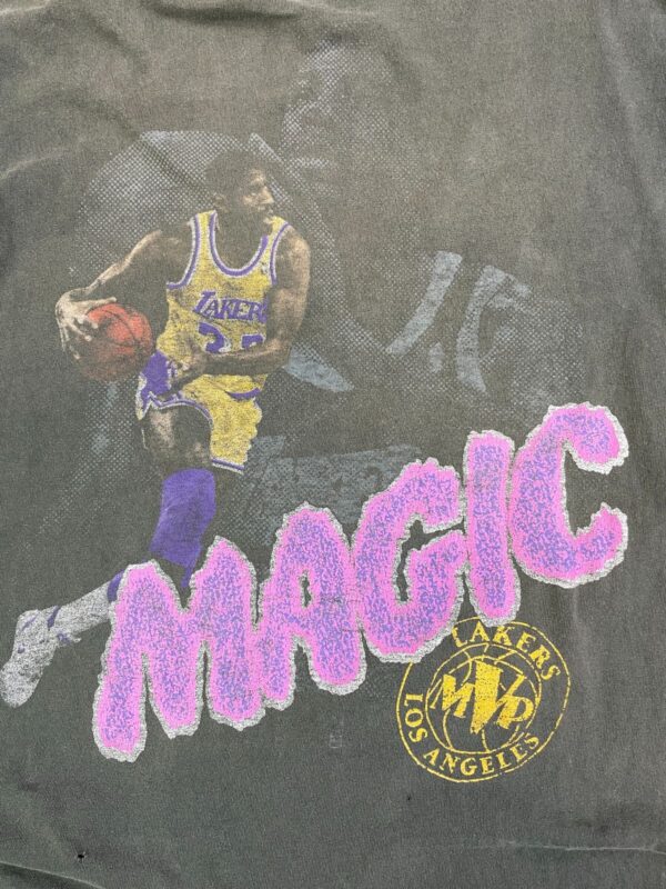 PERFECTLY FADED MAGIC JOHNSON LAKERS GRAPHIC T-SHIRT