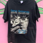 *AS-IS* SUN FADED SOCIAL DISTORTION 2004 SEX LOVE AND ROCK N ROLL TOUR T-SHIRT