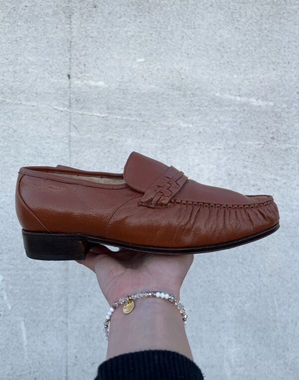 PINCH STITCH CROSSHATCH CORNER LEATHER STRAP LOAFERS