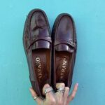 PINCH STITCH EYE BUTTON STRAP LEATHER LOAFERS