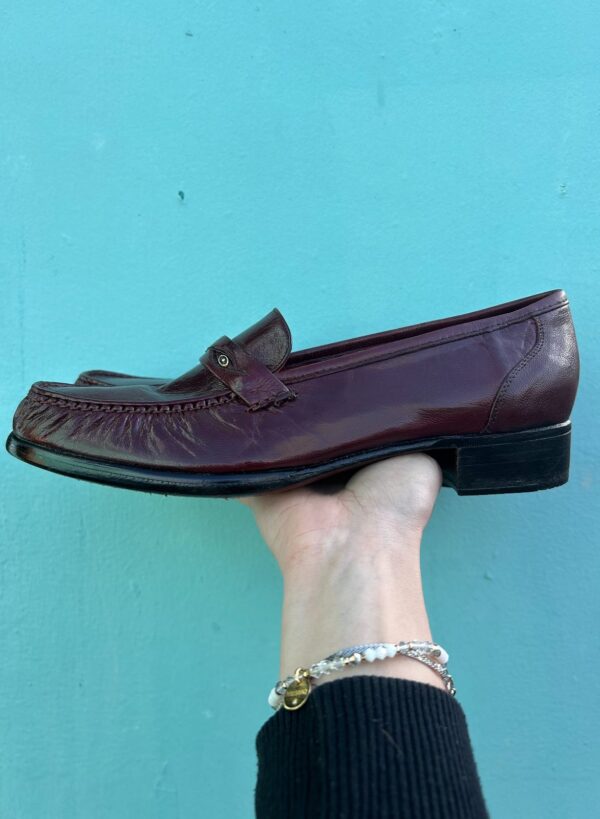 PINCH STITCH EYE BUTTON STRAP LEATHER LOAFERS