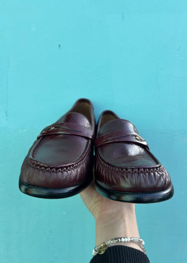 PINCH STITCH EYE BUTTON STRAP LEATHER LOAFERS