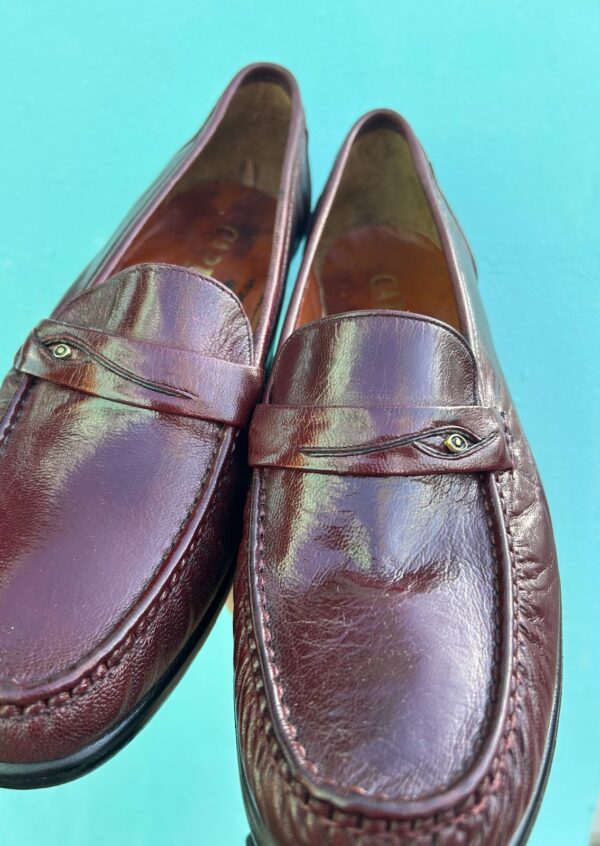 PINCH STITCH EYE BUTTON STRAP LEATHER LOAFERS