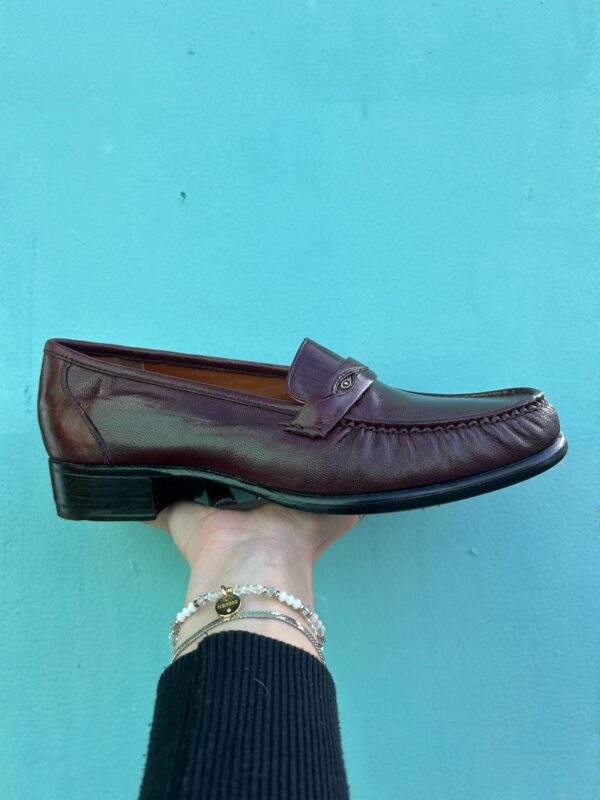 PINCH STITCH EYE BUTTON STRAP LEATHER LOAFERS