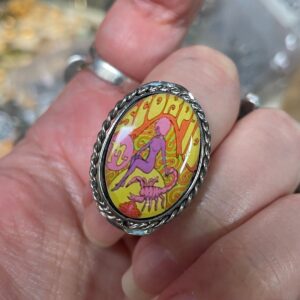 Photo detail:SCORPIO ZODIAC PSYCHEDELIC GRAPHIC OVAL PERUVIAN RING