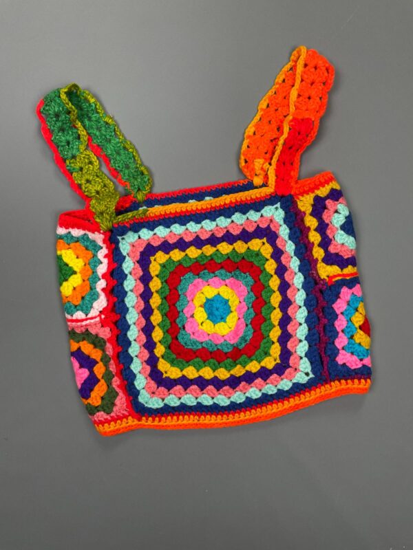 WOW! 1970S COLORFUL CROCHET KNIT SLEEVELESS CROPPED TOP