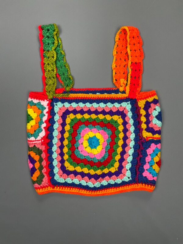 WOW! 1970S COLORFUL CROCHET KNIT SLEEVELESS CROPPED TOP