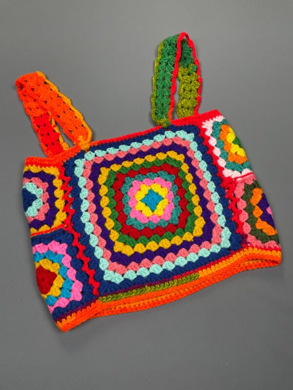 WOW! 1970S COLORFUL CROCHET KNIT SLEEVELESS CROPPED TOP