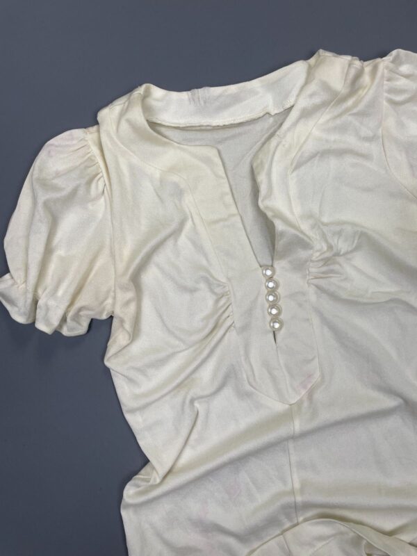 *AS-IS* 1970S PUFFED & RUFFLED SLEEVE TOP RUCHED FRONT & PEARLY BUTTONS