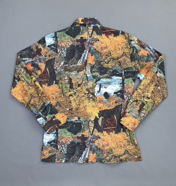 COOL! 1970S LONG SLEEVE BUTTON DOWN NYLON FOREST SCENE PICTURE SHIRT