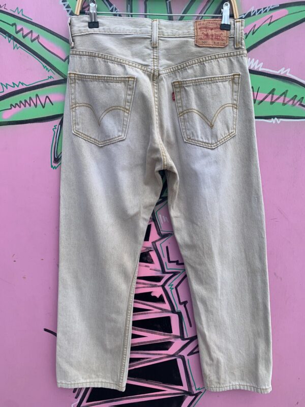 NICE! LATE 1990S - MADE IN HONG KONG LEVIS 505 OMBRE WASH DENIM JEANS