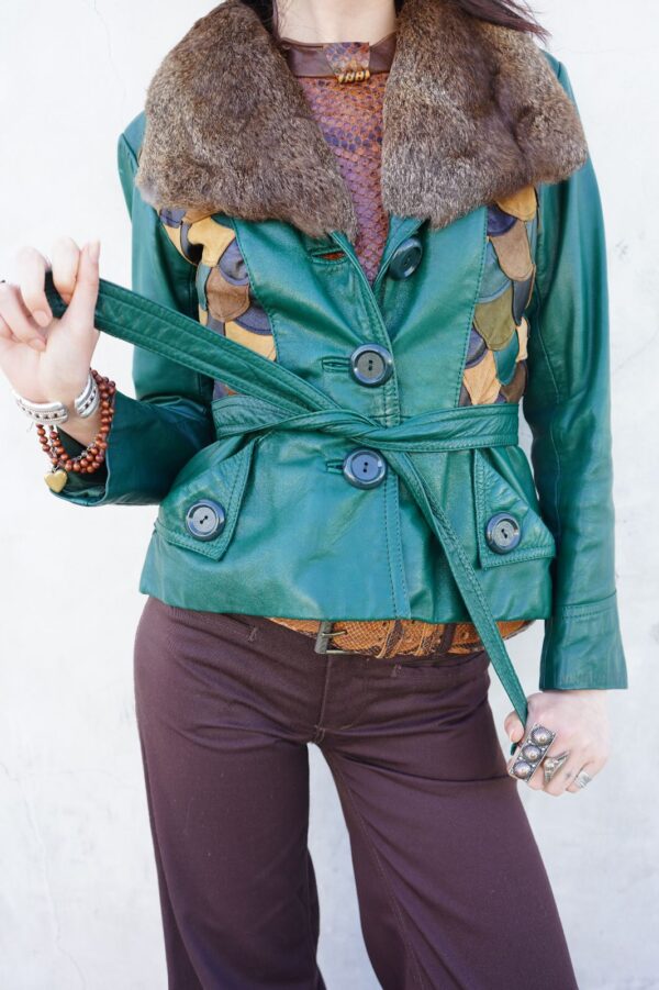 UNREAL! 1960S-70S GREEN LEATHER FISH SCALE JACKET FUR COLLAR