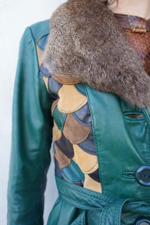 UNREAL! 1960S-70S GREEN LEATHER FISH SCALE JACKET FUR COLLAR