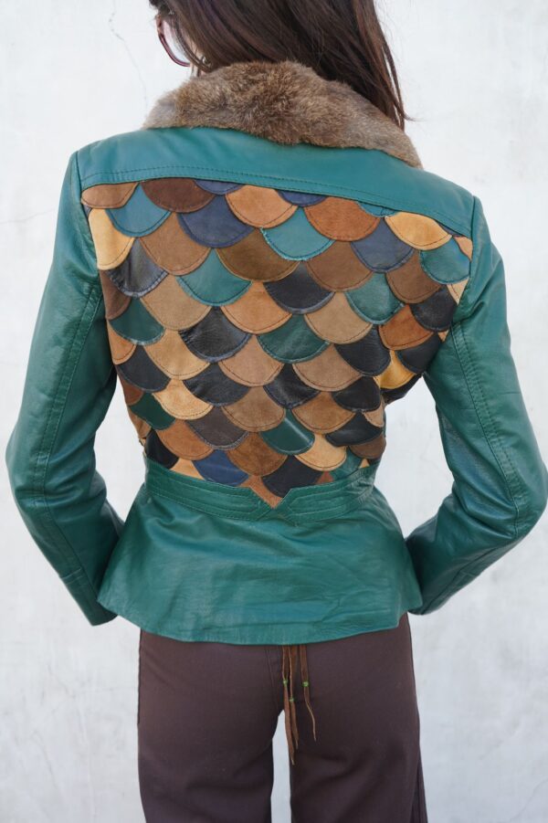 UNREAL! 1960S-70S GREEN LEATHER FISH SCALE JACKET FUR COLLAR