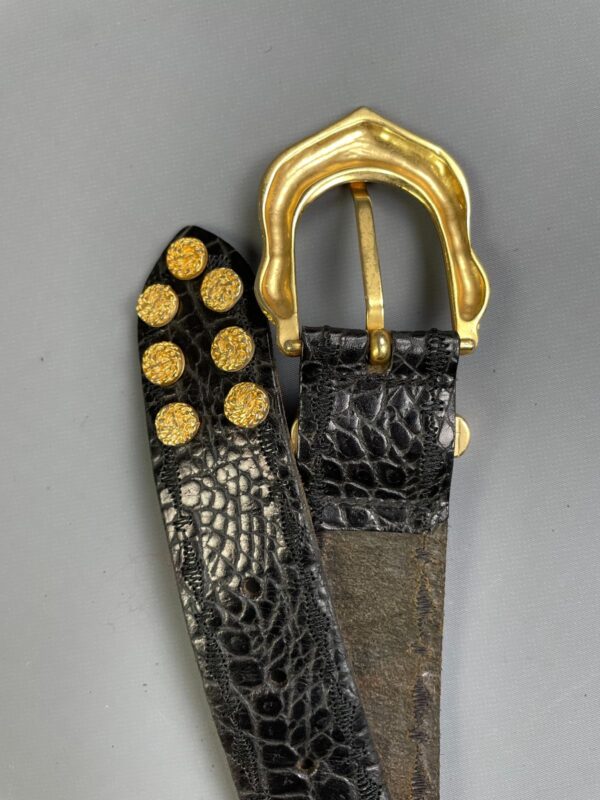 WOW! 1980S-90S CROC EMBOSSED BLACK LEATHER BELT GOLD LIONS HEAD STUDS & DOOR KNOCKER DETAILS