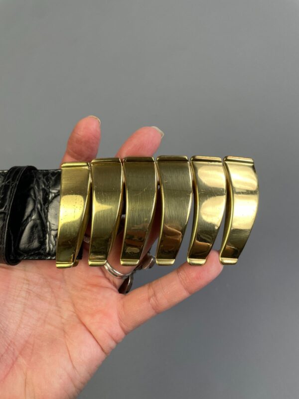 GORGEOUS! 1980S-90S WIDE EMBOSSED CROC LEATHER BELT OVERSIZED POLISHED GOLD COMB TEETH BUCKLE- MADE IN ITALY