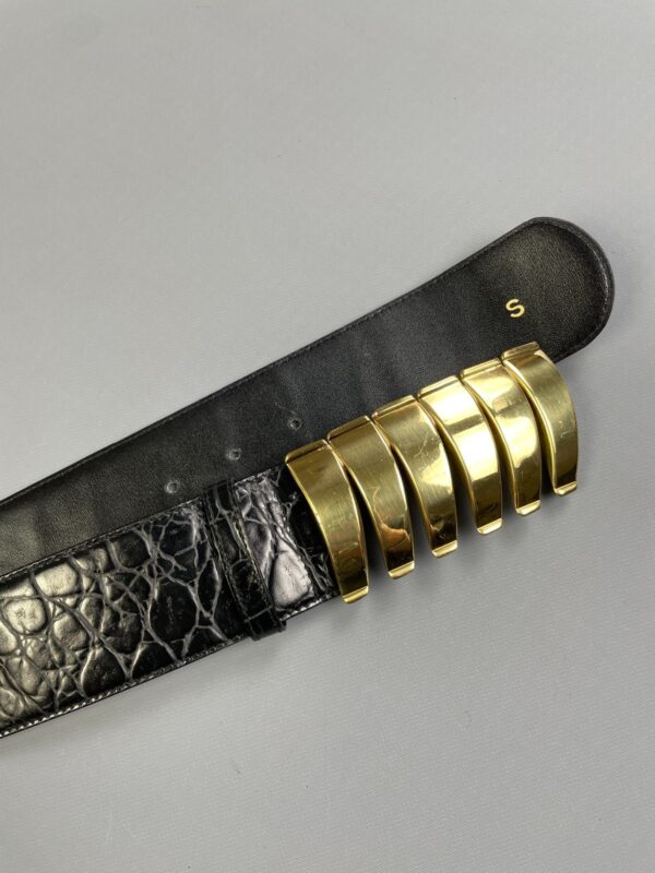 GORGEOUS! 1980S-90S WIDE EMBOSSED CROC LEATHER BELT OVERSIZED POLISHED GOLD COMB TEETH BUCKLE- MADE IN ITALY