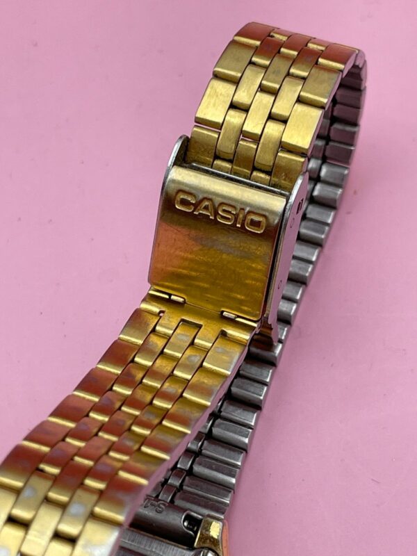 *AS-IS* VINTAGE CASIO DIGITAL WATCH, GOLD FACE