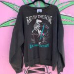 BAD TO THE BONE DINOSAUR SKIING GRAPHIC ELK MOUNTAIN PULLOVER SWEATSHIRT