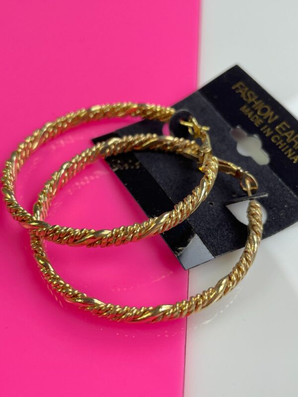 1990S DEADSTOCK MOULDED TWISTED CHAINLINK HOOP EARRINGS OMEGA CLIP