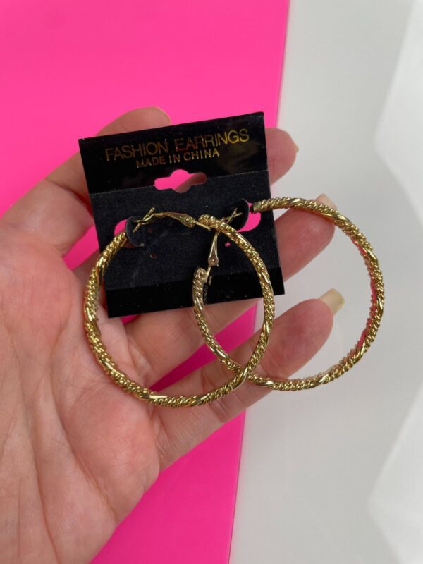 1990S DEADSTOCK MOULDED TWISTED CHAINLINK HOOP EARRINGS OMEGA CLIP