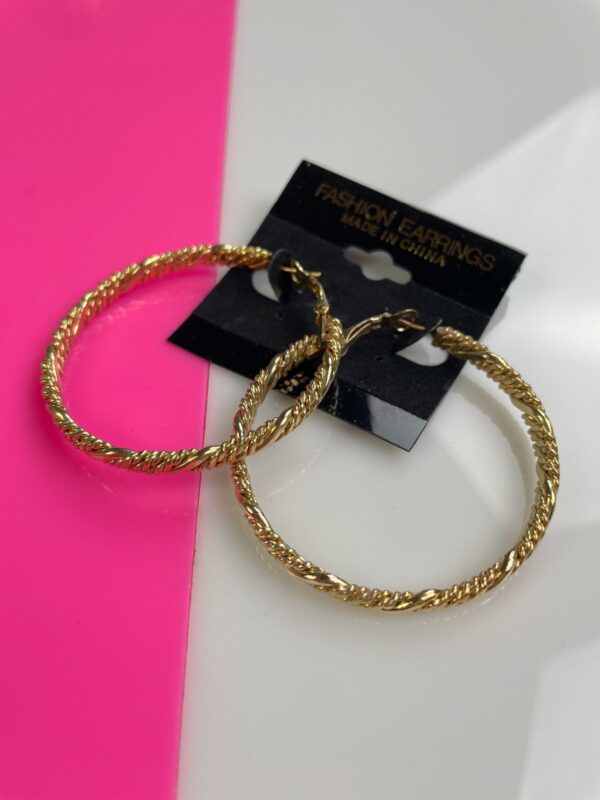 1990S DEADSTOCK MOULDED TWISTED CHAINLINK HOOP EARRINGS OMEGA CLIP