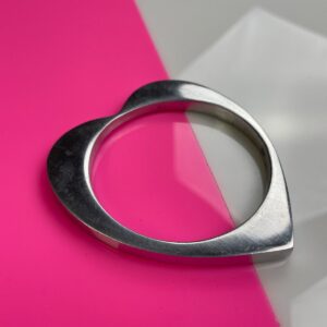 Photo detail:FUN! HEART SHAPED BRUSHED SILVER BANGLE BRACELET