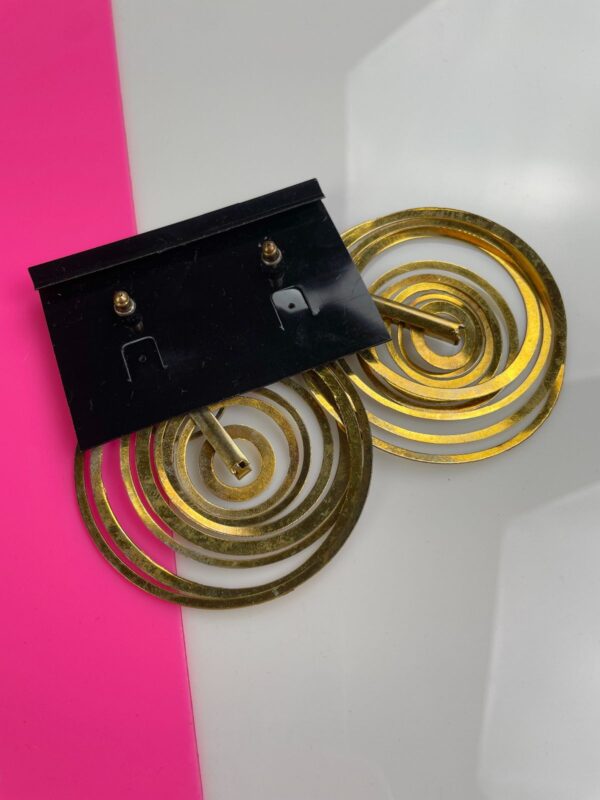 WOW! FUN! MULTI CIRCLE SPIRAL FUNKY MOD STYLE EARRINGS