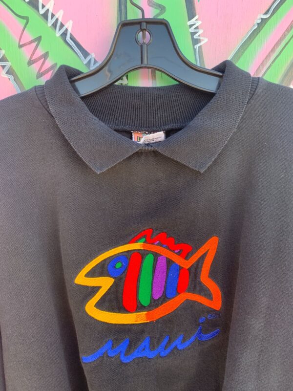 COLORFUL EMBROIDERED MAUI FISH COLLARED PULLOVER SWEATSHIRT