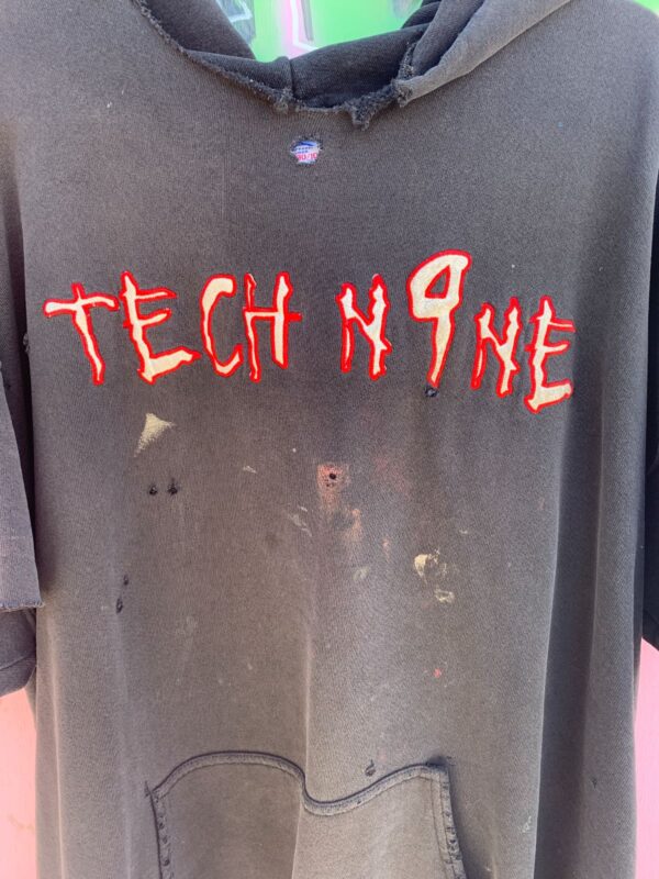 THRASHED EMBROIDERED TECH NINE SWEATSHIRT CUT SLEEVES