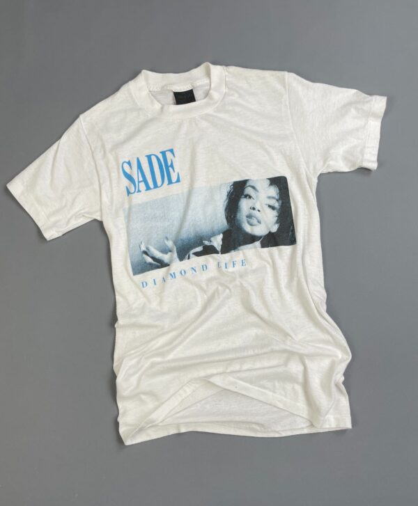 *AS-IS* SADE DIAMOND LIFE SINGLE STITCHED 50/50 T-SHIRT SMALL FIT