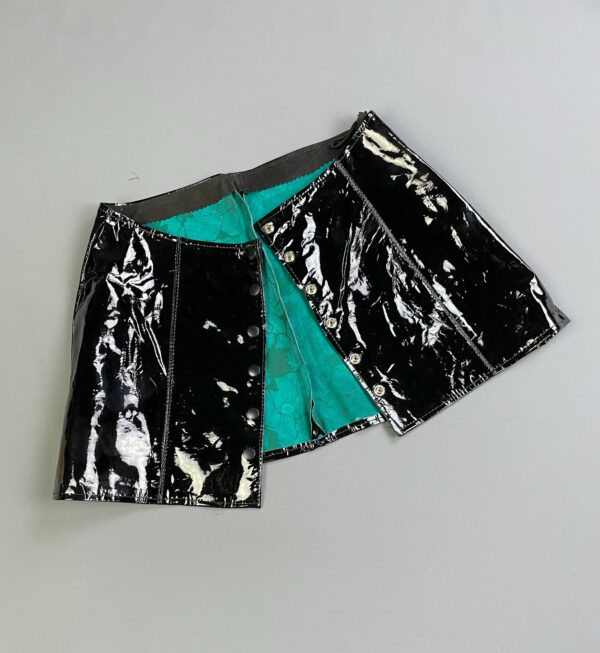 WOW! PATENT LEATHER FRONT SNAP BUTTON A-LINE MINI SKIRT FLORAL PRINT INTERIOR