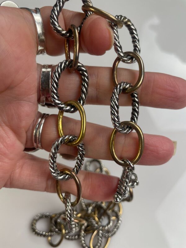 LONGER 2 TONE TWISTED CHAIN LINK NECKLACE TOGGLE CLOSURE