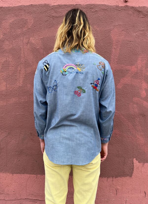 1970S HAND EMBROIDERED CHAMBRAY LONG SLEEVE BUTTON DOWN SHIRT