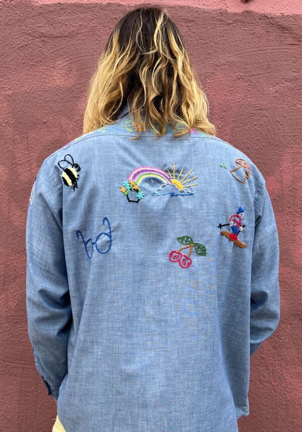 1970S HAND EMBROIDERED CHAMBRAY LONG SLEEVE BUTTON DOWN SHIRT