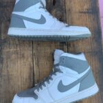NIKE AIR JORDAN 1 RETRO HIGH TOP SNEAKERS WHITE / GRAY