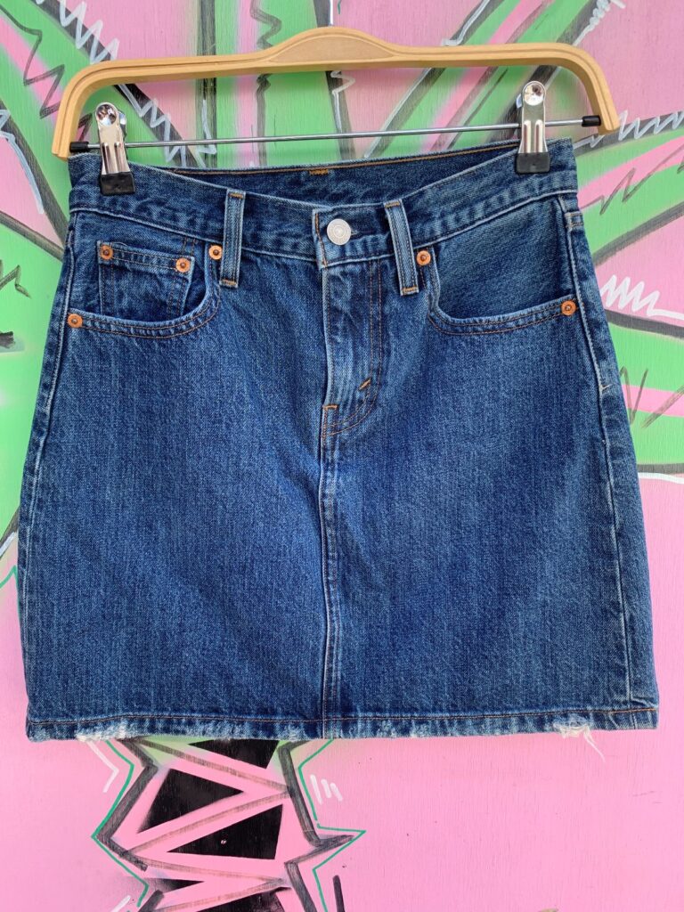 LEVIS DARK DENIM SKIRT