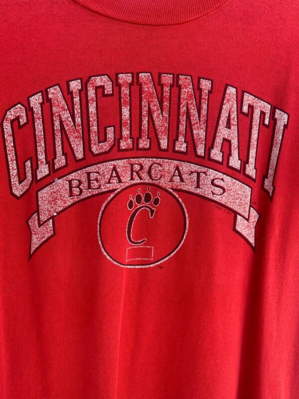 FADED CINCINNATI BEARCATS GRAPHIC T-SHIRT