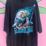 OVERSIZED NFL PHILADELPHIA EAGLES MUSCLE BOUND EAGLE GRAPHIC T-SHIRT