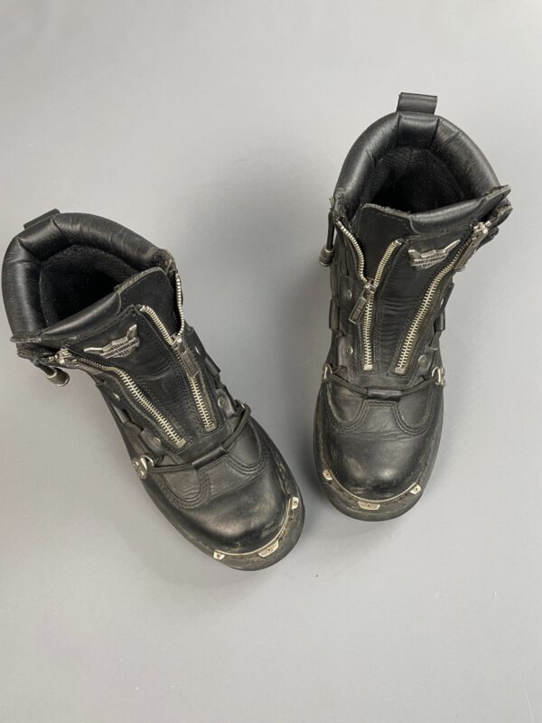 HARLEY DAVIDSON SHORT CHUNKY HARDWARE DOUBLE ZIP UP FRONT MOTORCYCLE RIDING BOOTS WITH LOGO PLAQUES